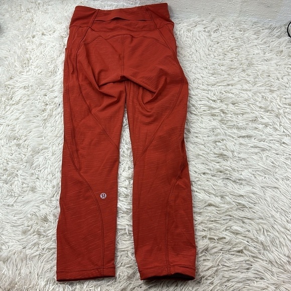 Lululemon Time To Sweat Crop *23" Stride Emboss Cayenne - Picture 6 of 6